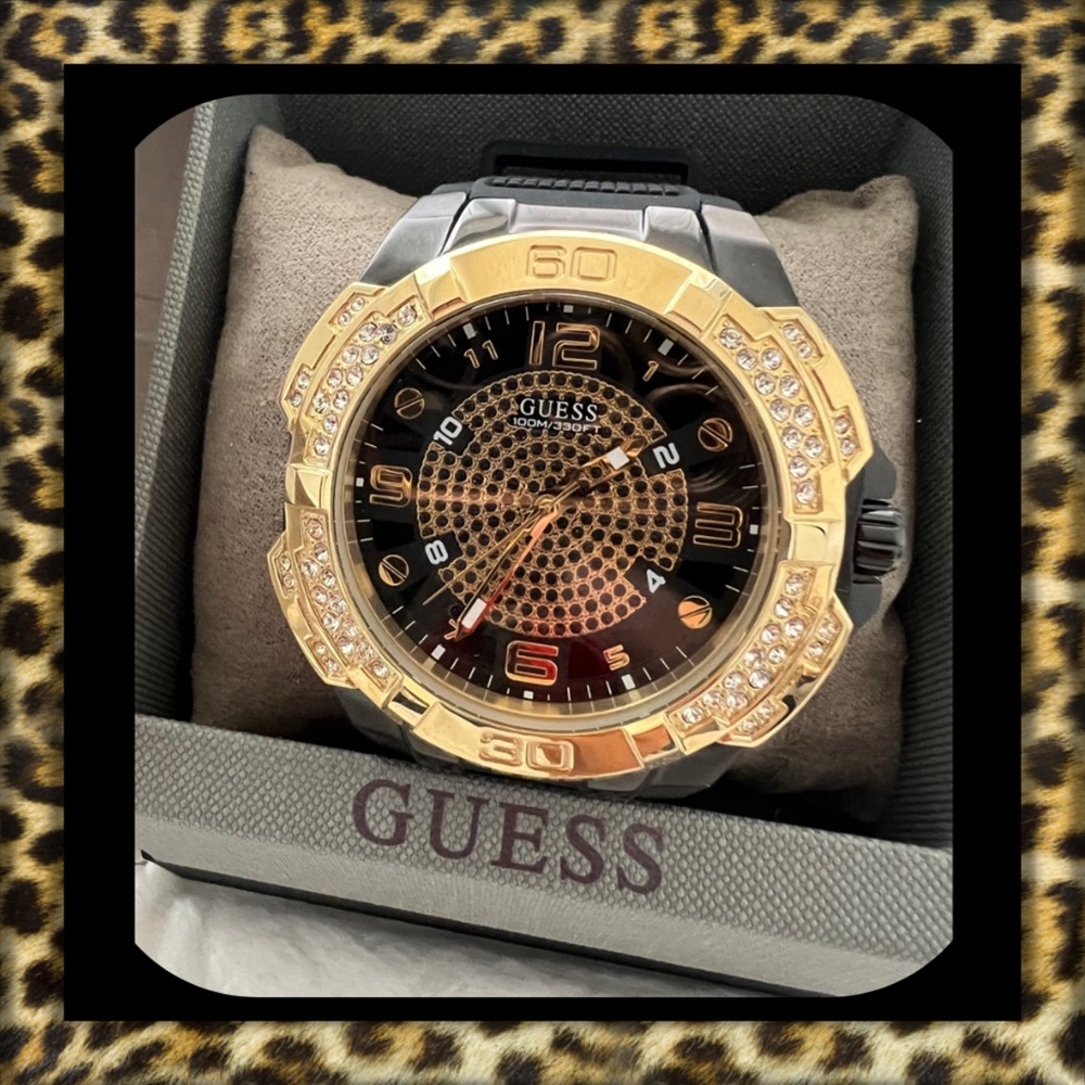 👑✅PRICE FIRM✅Mens Guess Gold and Silver Statement Watch. Brand new!